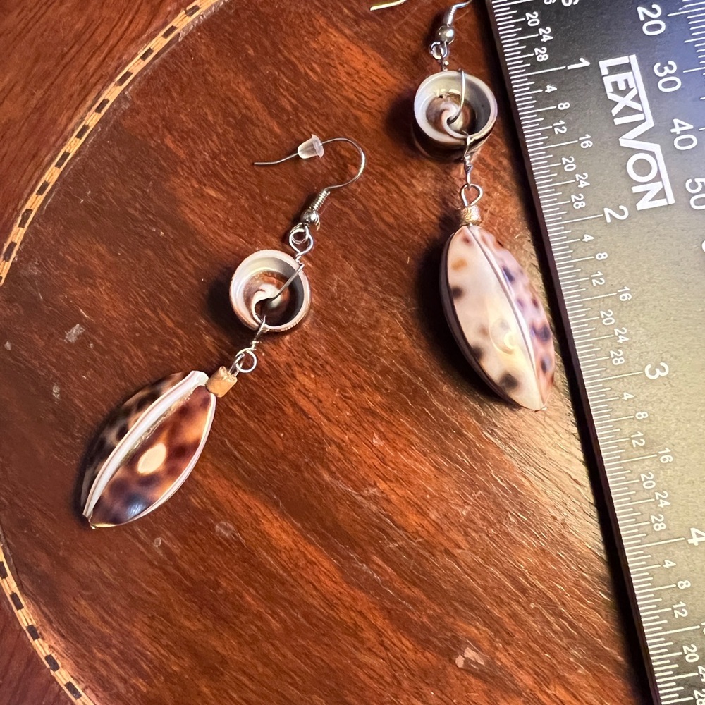 Shell Drop Earrings - Picture 3 of 4